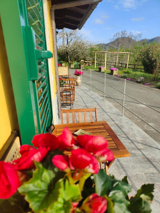 Отель Il Giardino Dei Pavoni Soviore Экстерьер фото